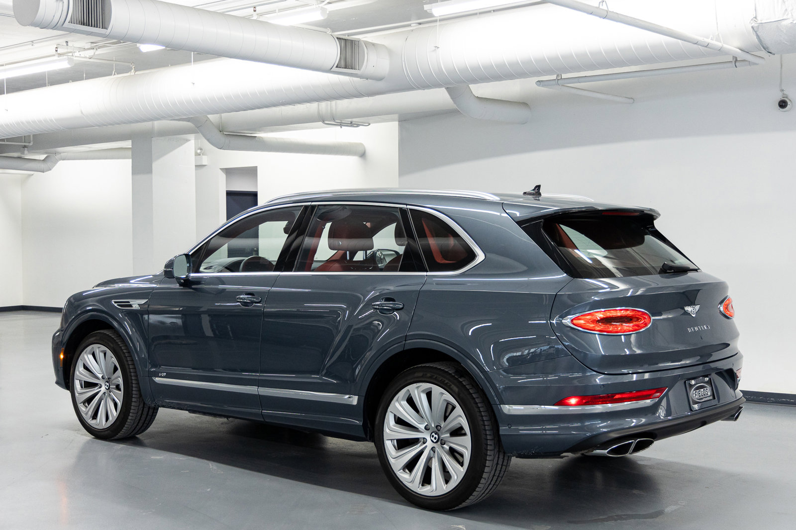 Used 2022 Bentley Bentayga image 3