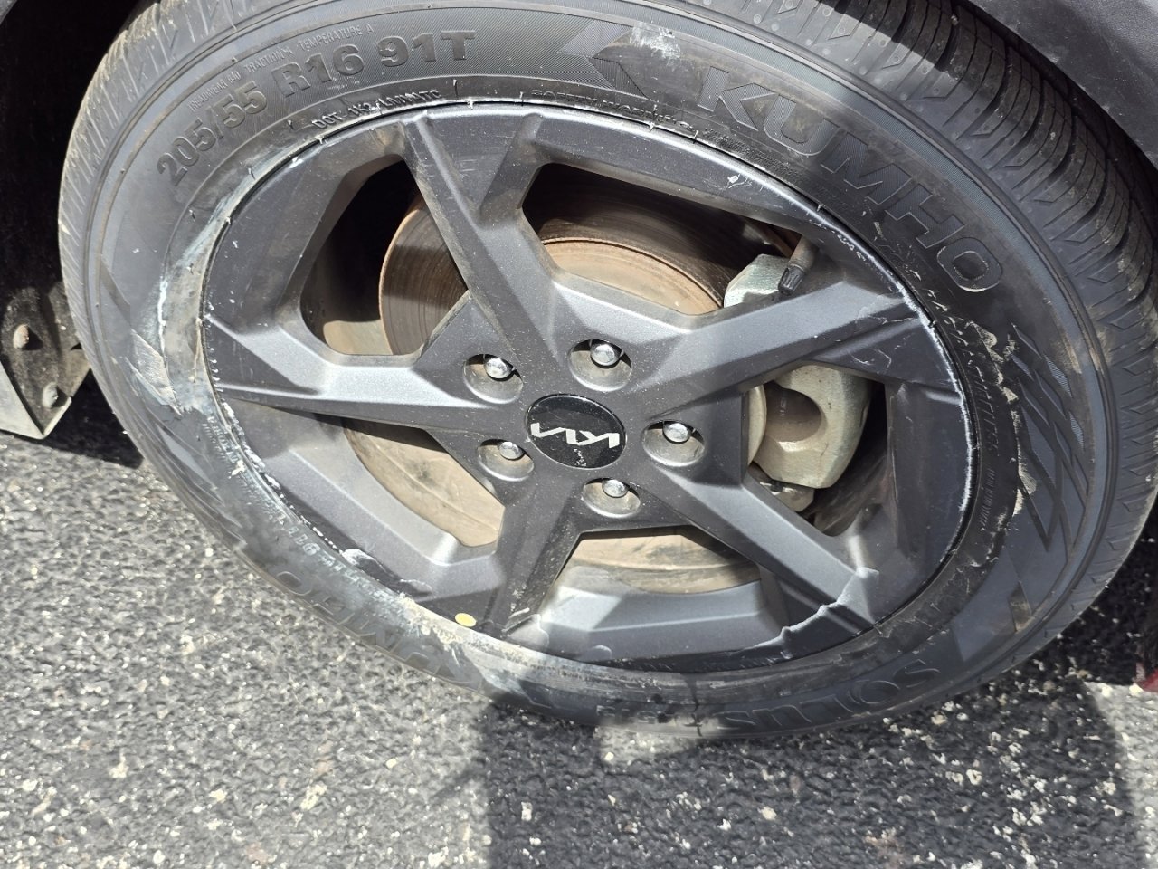 Used 2025 Kia K4 LXS image 12