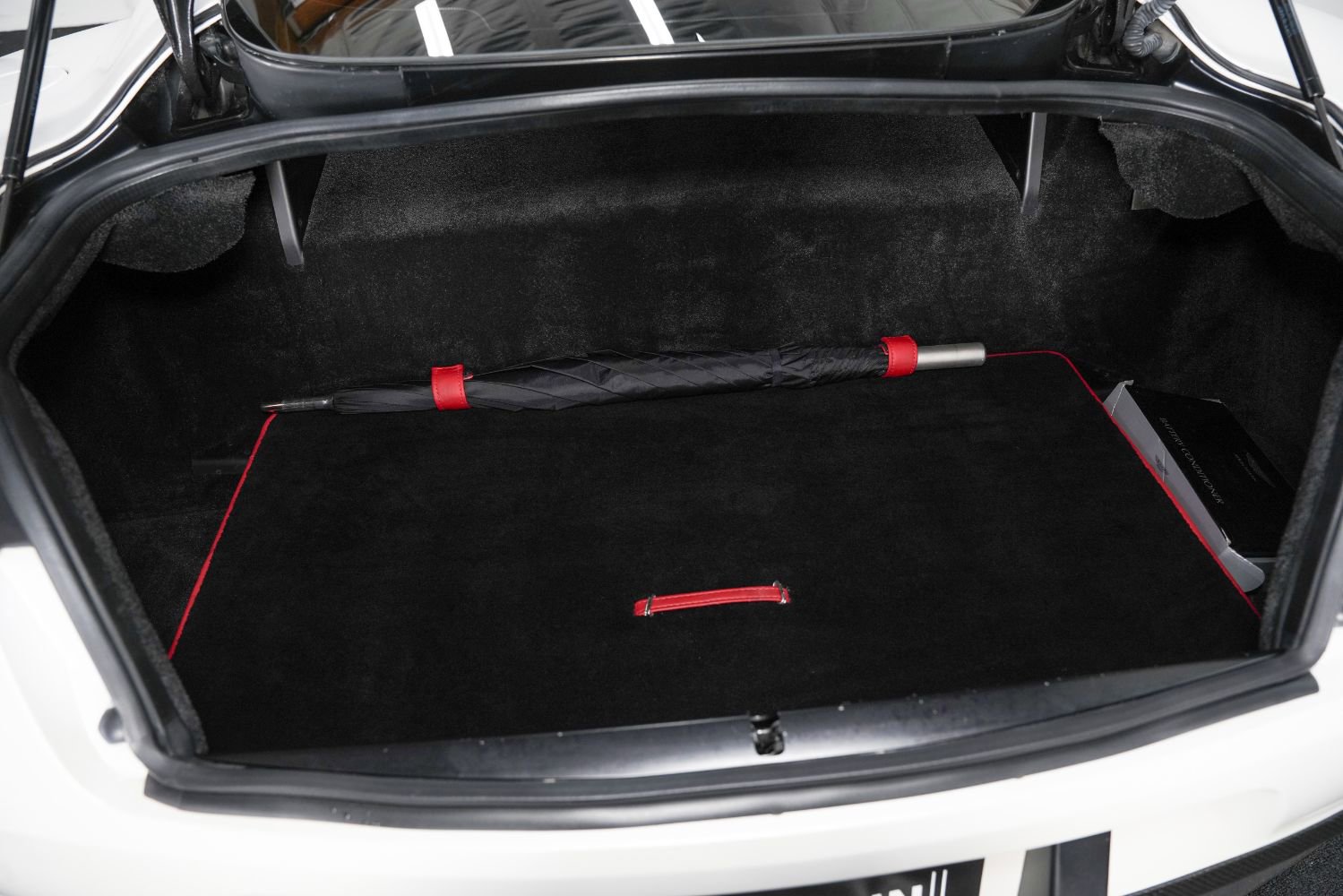 Used 2014 Aston Martin Vanquish Coupe image 48