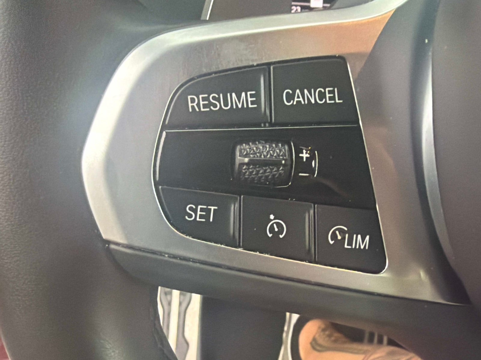 Used 2023 BMW X6 M50i w/ Executive Package AWD/4WD image 28