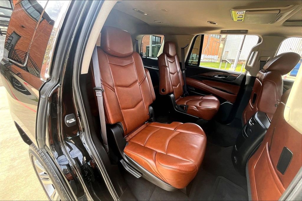 Used 2015 Cadillac Escalade Premium image 35
