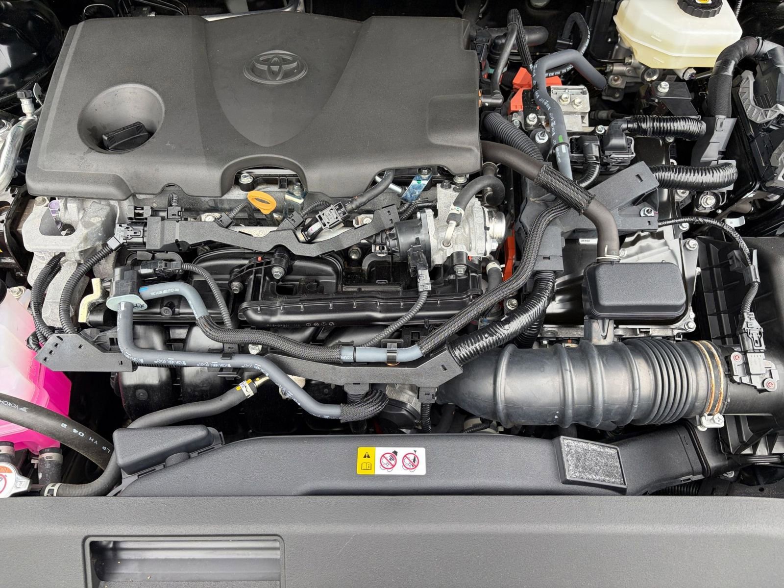 Used 2025 Toyota Camry SE FWD image 32