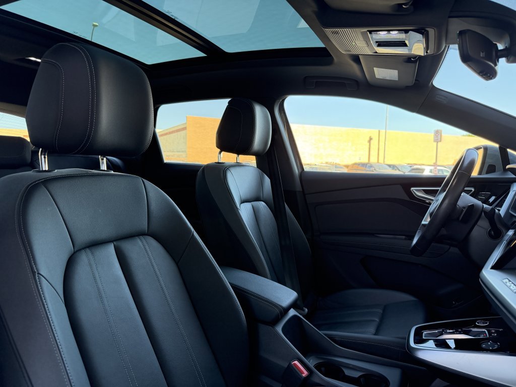 Used 2024 Audi Q4 e-tron Premium w/ Convenience Package image 43