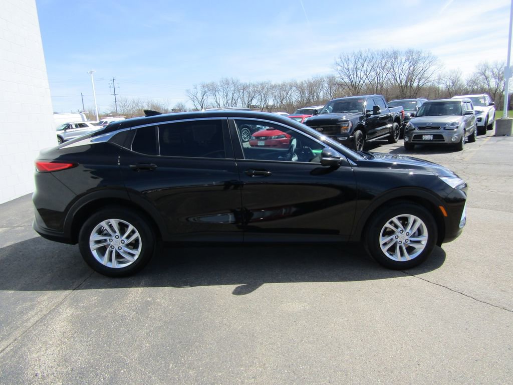 Used 2025 Buick Envista Preferred w/ Convenience I Package image 7