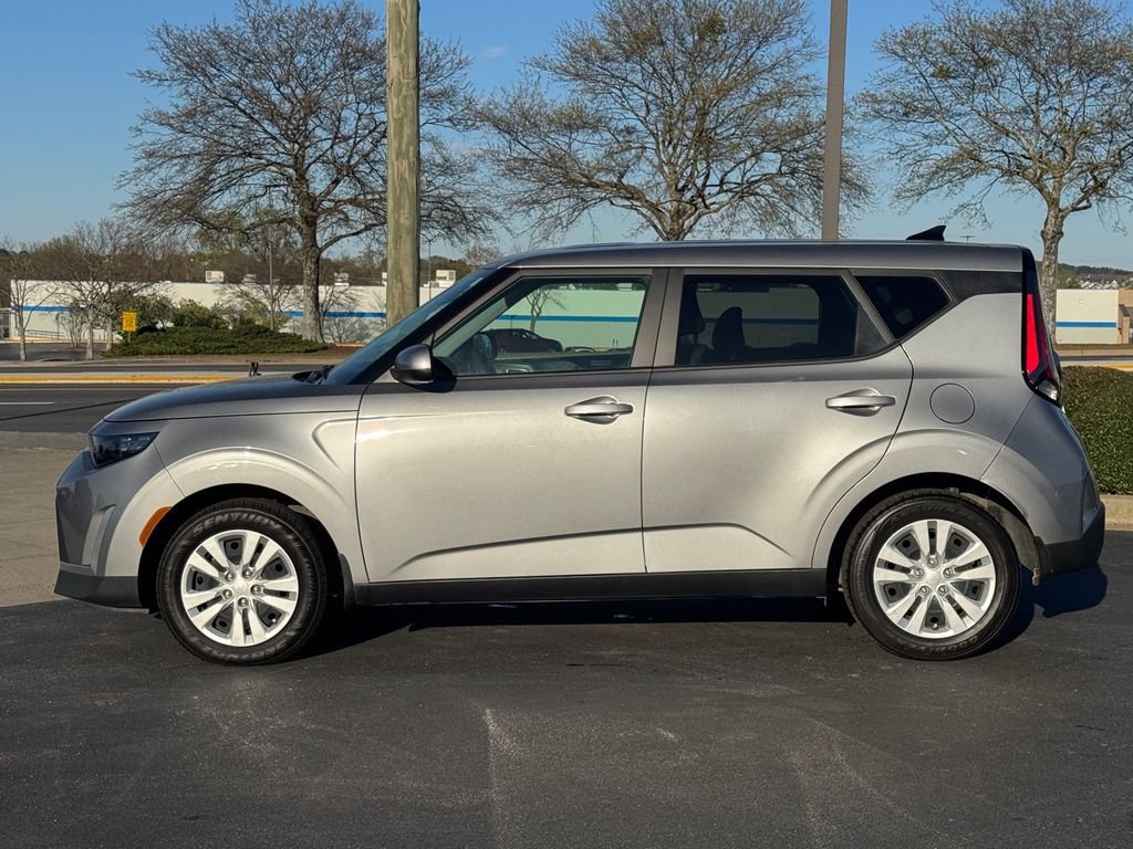 Used 2023 Kia Soul LX image 6