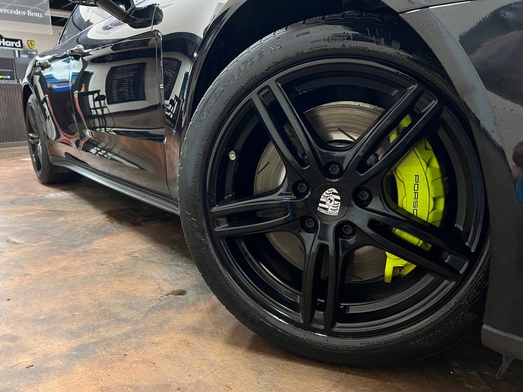 Used 2018 Porsche Panamera 4 w/ Premium Package Plus image 40