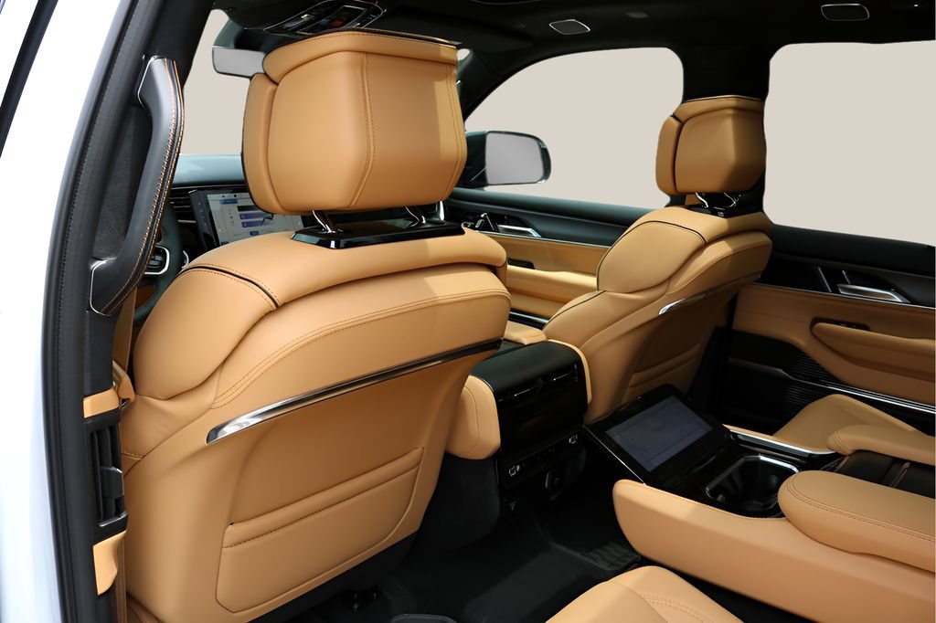New 2026 Jeep Grand Wagoneer Summit AWD/4WD image 16