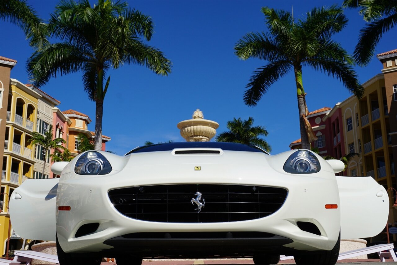 Used 2014 Ferrari California RWD image 30