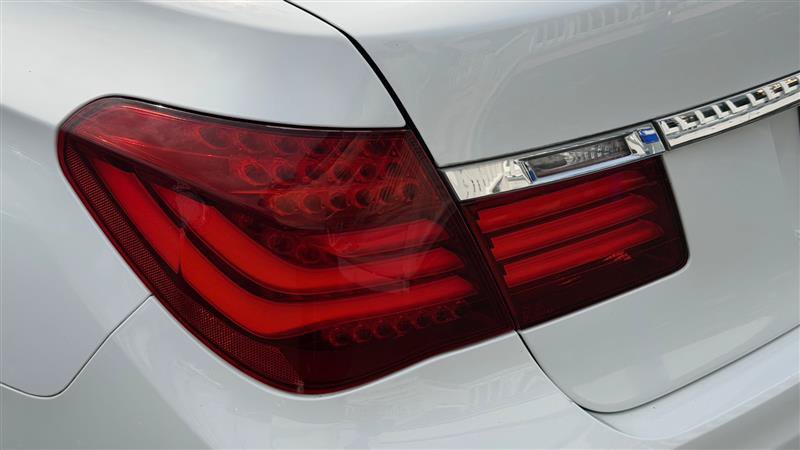 Used 2014 BMW 750Li RWD image 13