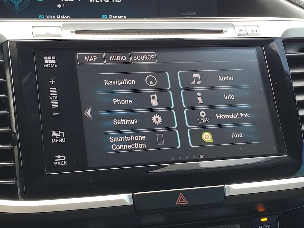 Used 2016 Honda Accord Touring image 25