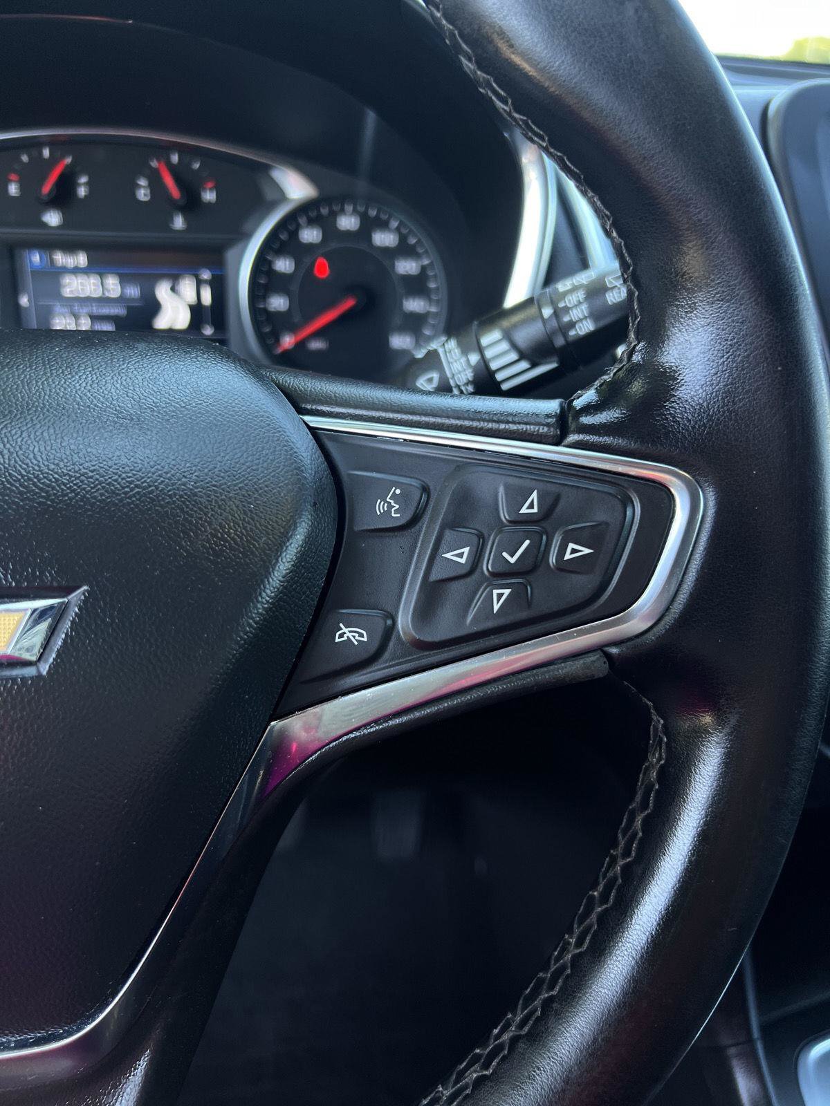 Used 2024 Chevrolet Equinox LT FWD image 22
