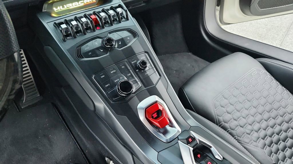Used 2018 Lamborghini Huracan LP 580-2 image 34