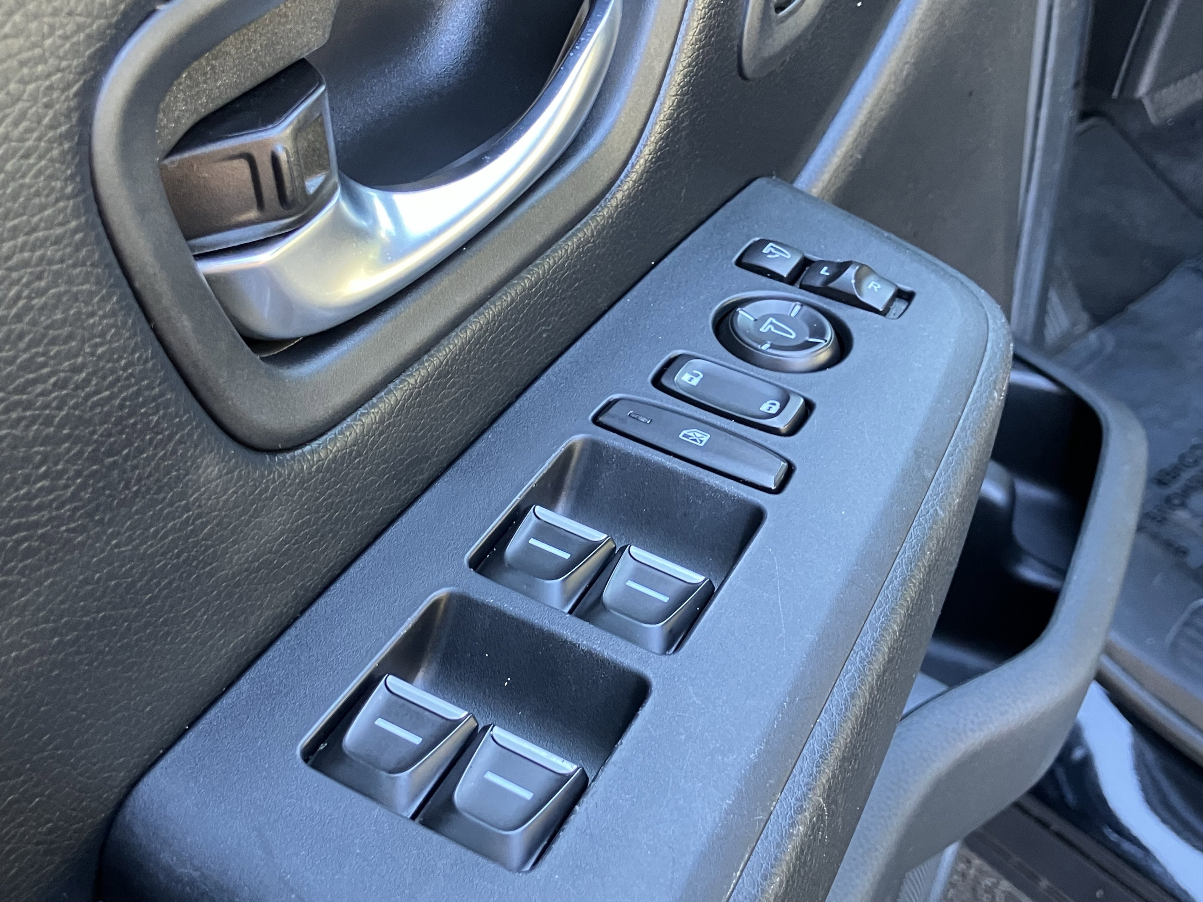 Certified 2025 Honda Pilot Black Edition image 15