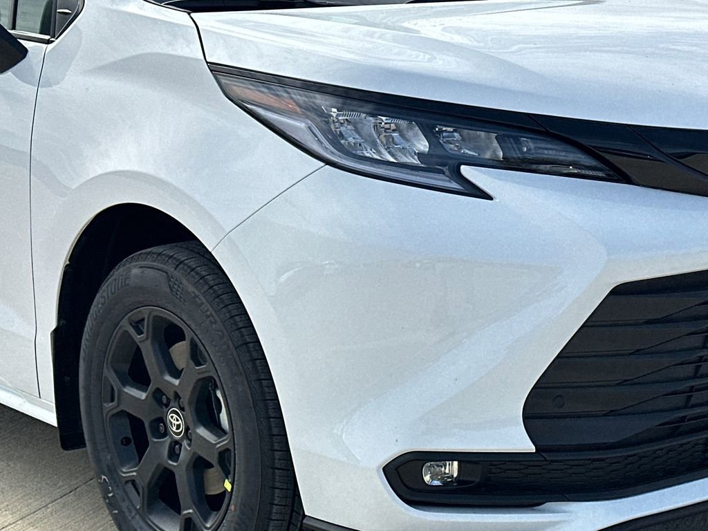 New 2026 Toyota Sienna XLE Woodland Edition image 10