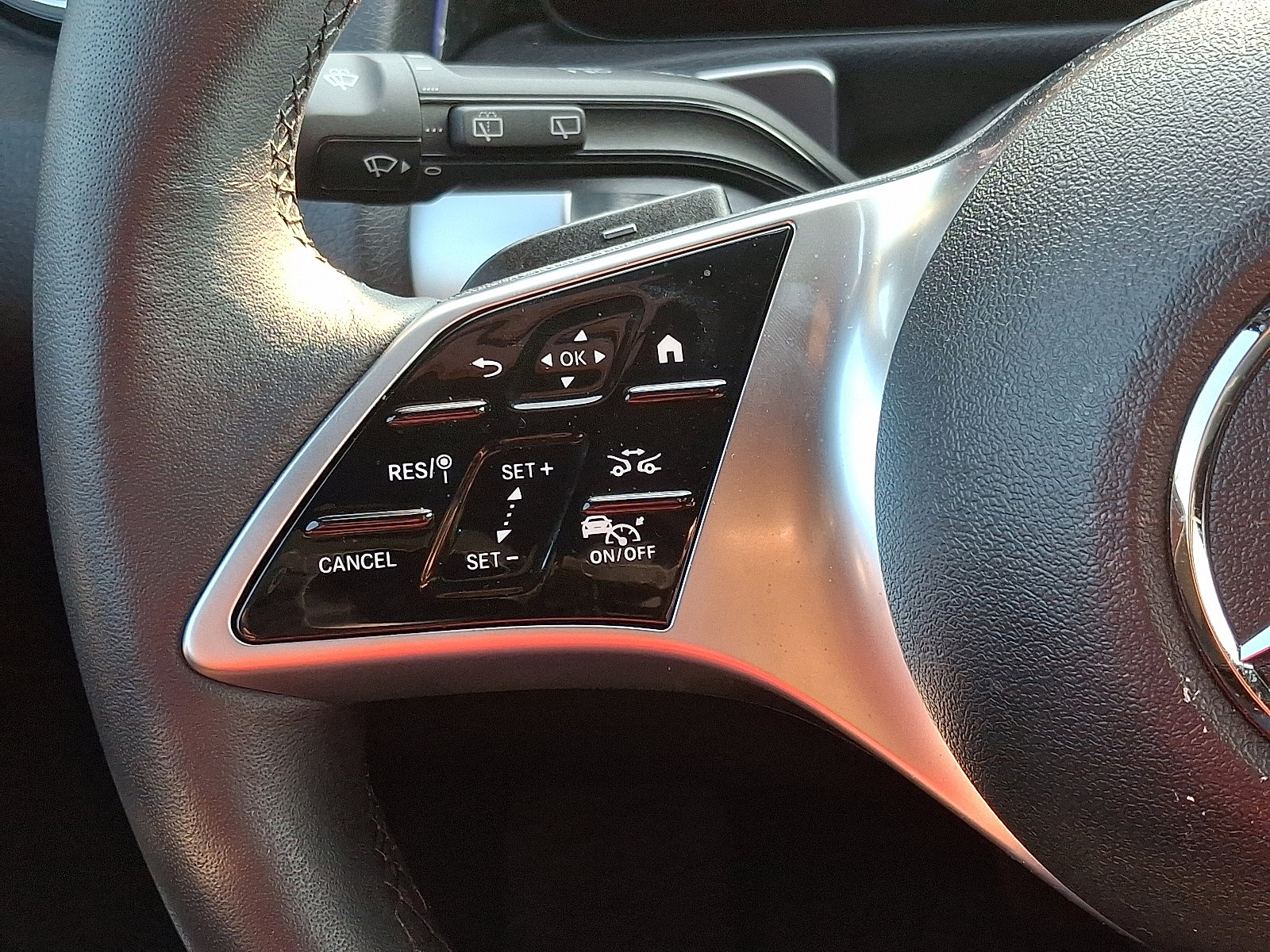 Used 2024 Mercedes-Benz GLB 250 4MATIC image 21