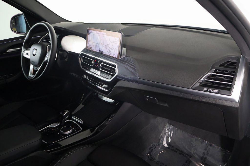 Used 2024 BMW X3 sDrive30i w/ Premium Package image 9