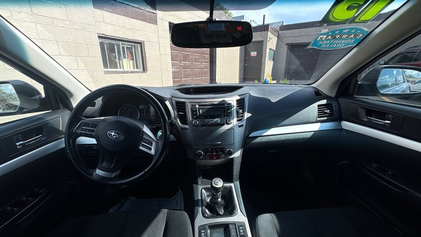 Used 2013 Subaru Outback 2.5i Premium AWD/4WD image 16