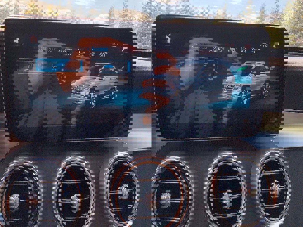 Used 2022 Mercedes-Benz GLC 300 4MATIC w/ Premium Package Lite image 27