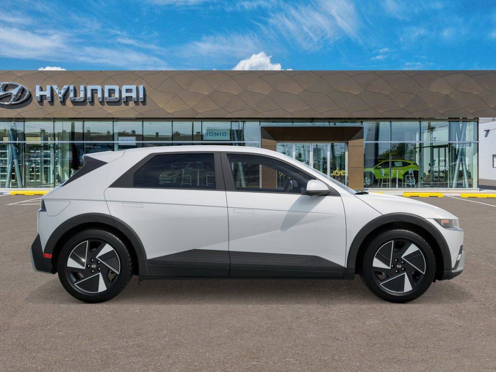 New 2025 Hyundai Ioniq 5 SE image 7
