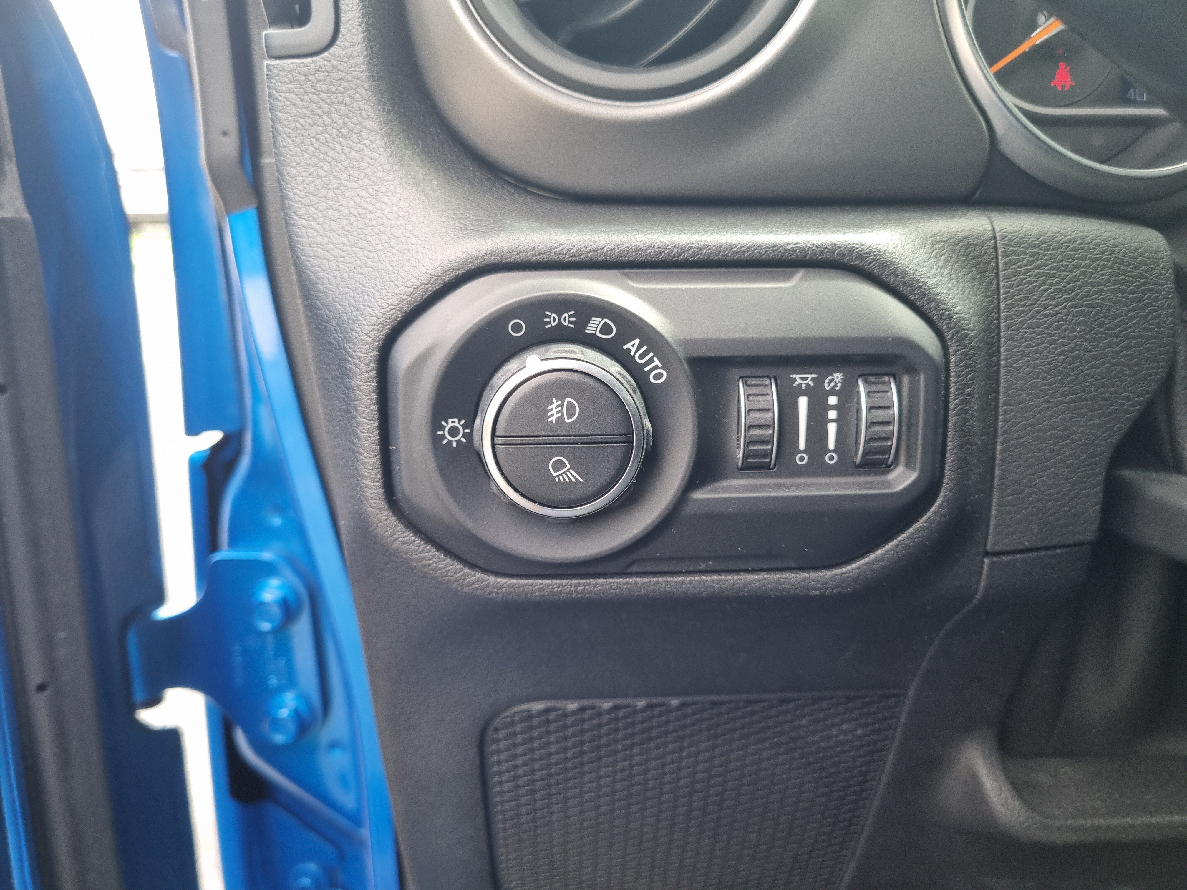 Used 2021 Jeep Gladiator Sport AWD/4WD image 22