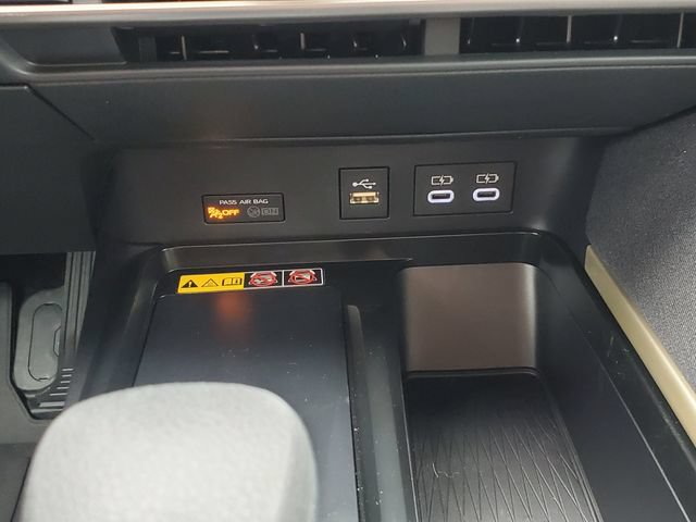 Used 2026 Toyota Camry LE w/ Convenience Package FWD image 27