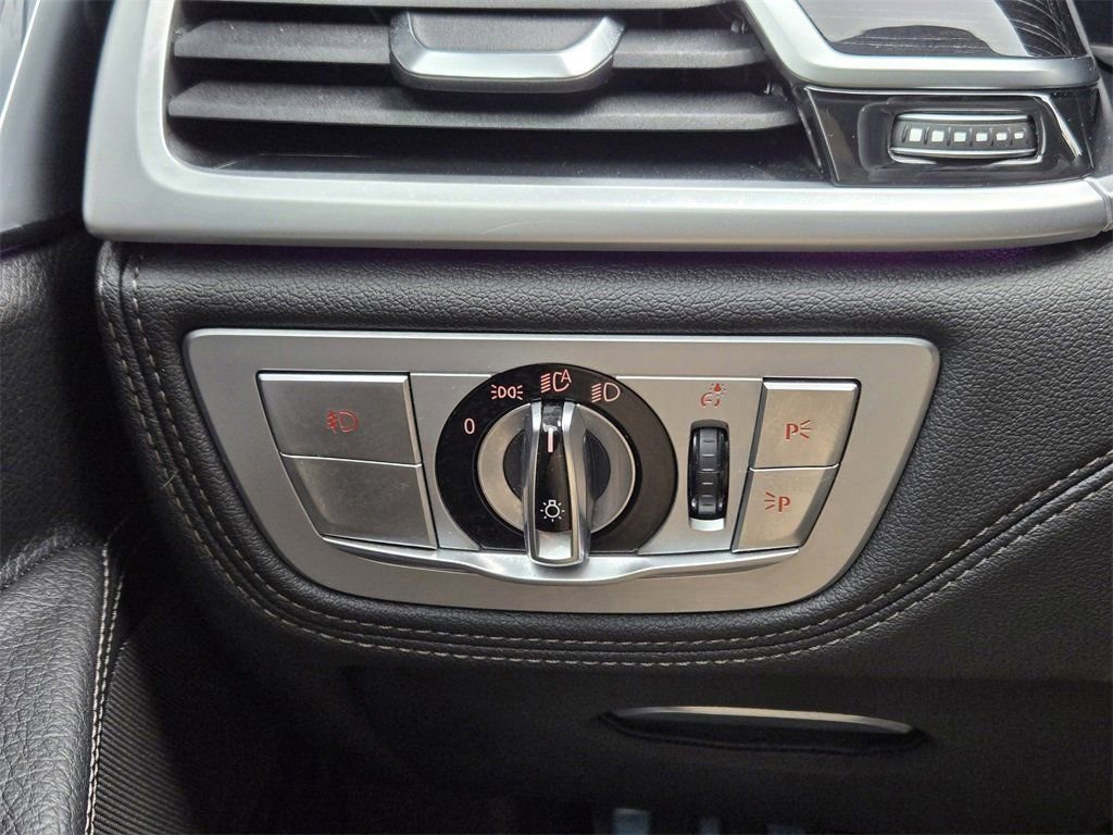Used 2019 BMW 740i xDrive w/ Executive Package image 24