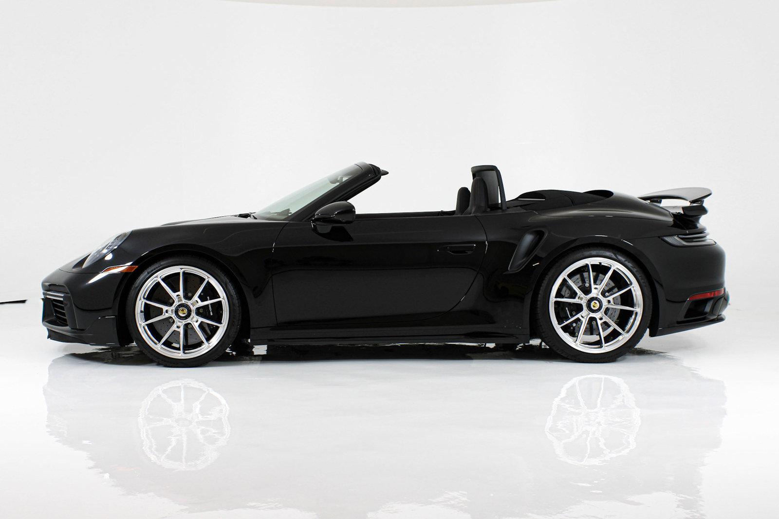Used 2024 Porsche 911 Turbo S AWD/4WD image 5