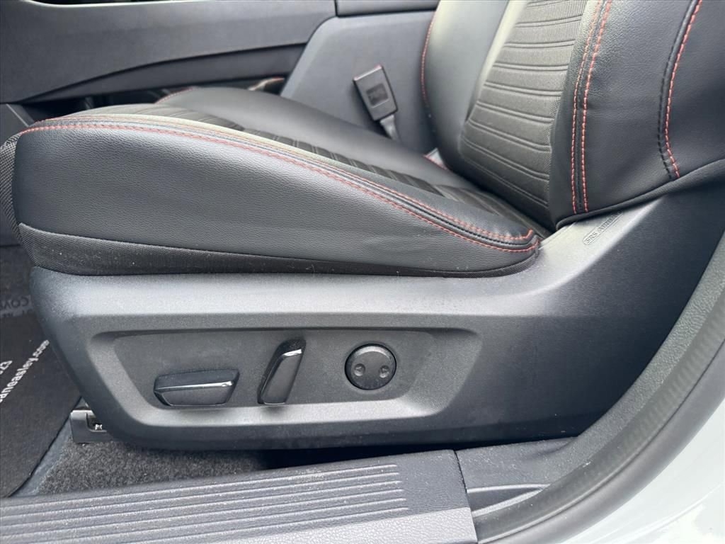 Certified 2025 Nissan Rogue SV image 15