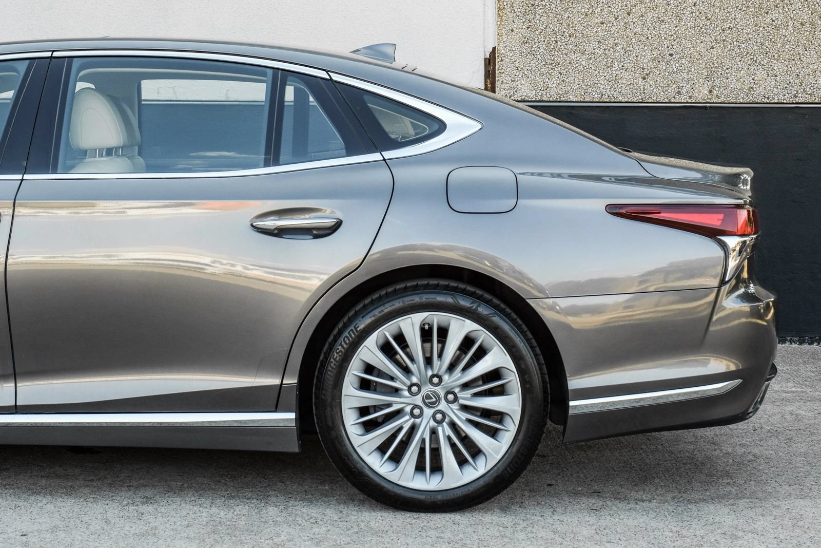 Used 2018 Lexus LS 500 AWD w/ Interior Upgrade Package image 17