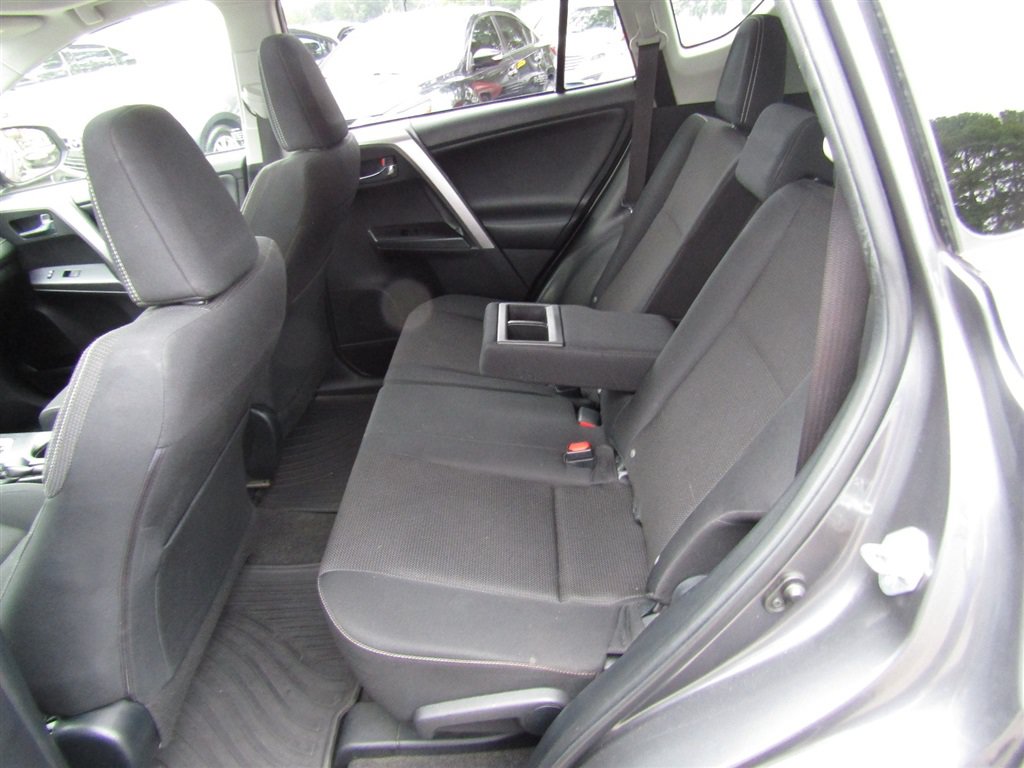 Used 2016 Toyota RAV4 XLE AWD/4WD image 17