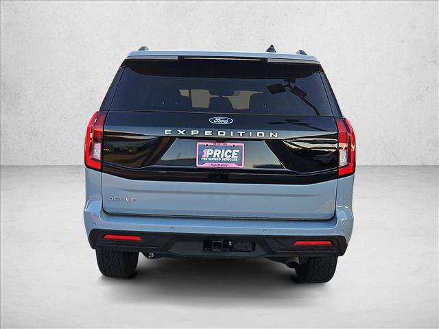 Used 2025 Ford Expedition Active RWD image 6