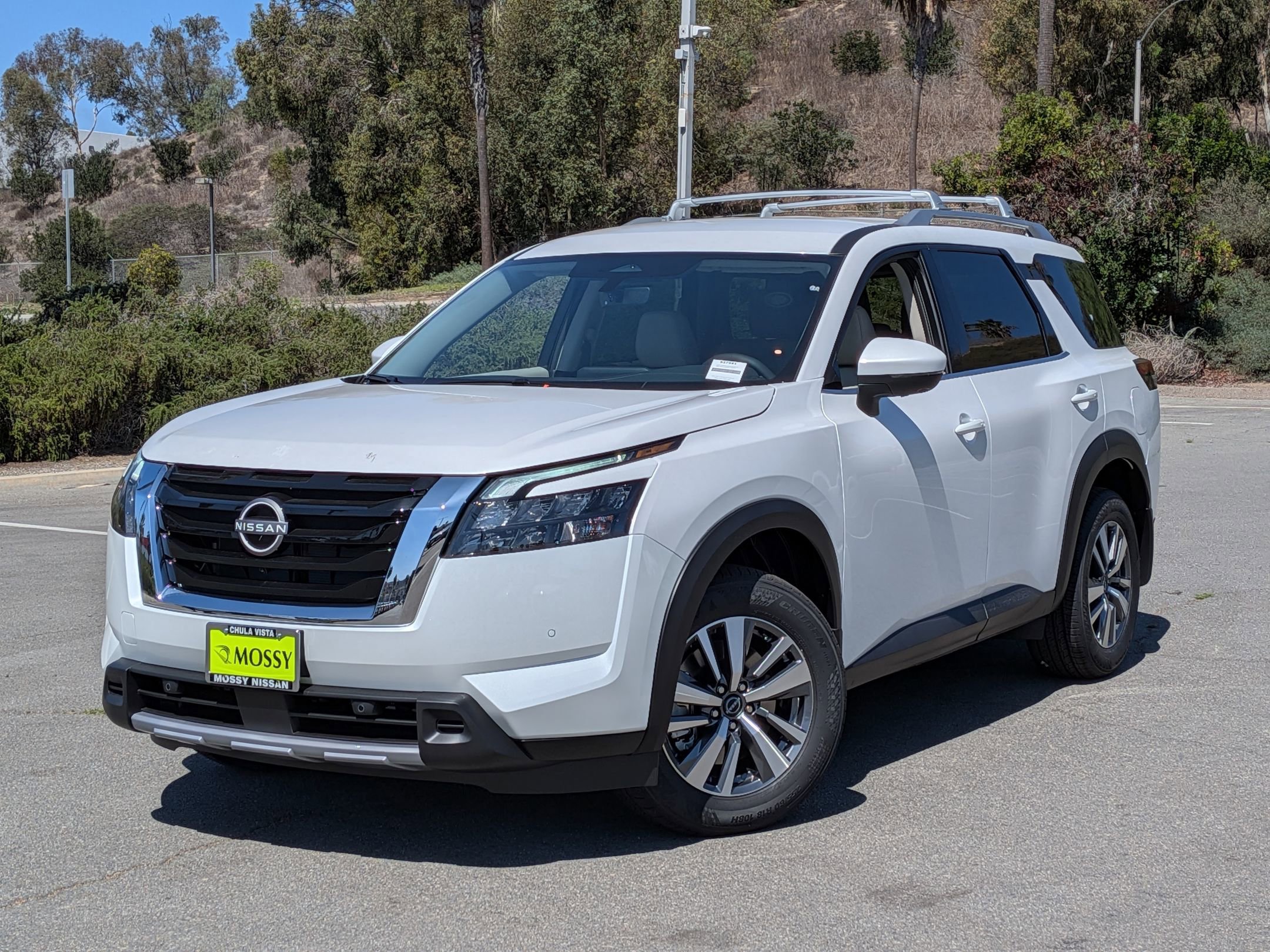 New 2025 Nissan Pathfinder SL