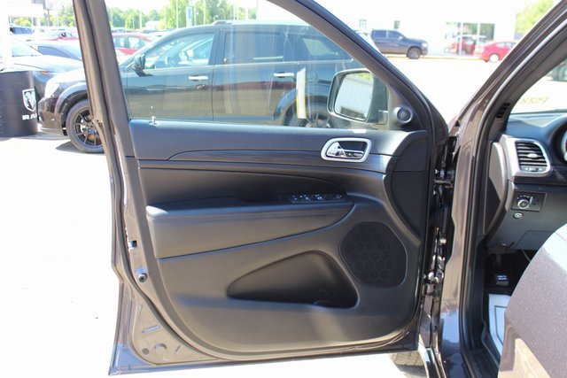 Used 2021 Jeep Grand Cherokee Laredo X image 9