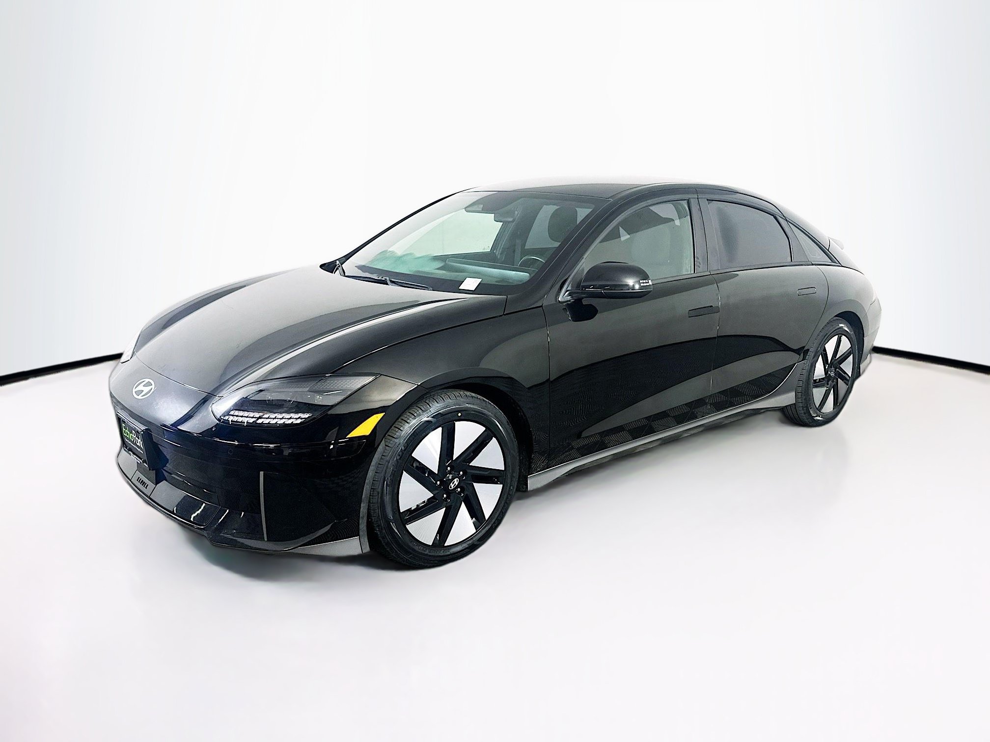 Used 2024 Hyundai Ioniq 6 SE RWD image 3