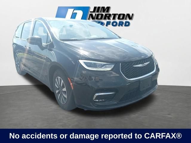 Used 2023 Chrysler Pacifica Touring-L FWD image 1