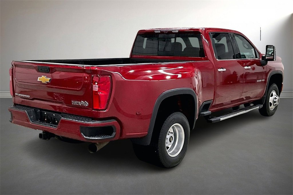 Used 2022 Chevrolet Silverado 3500 High Country w/ Technology Package image 5