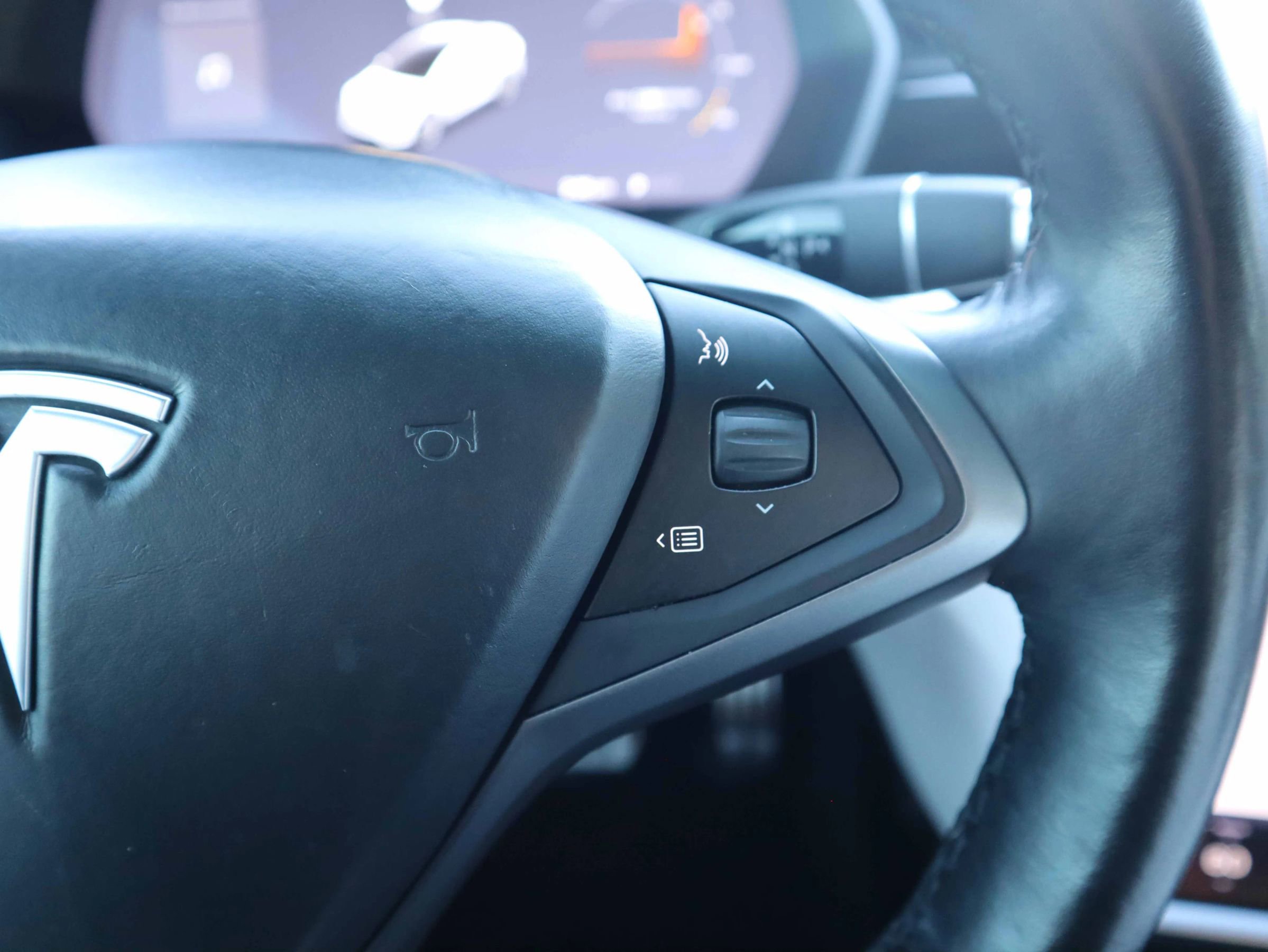 Used 2018 Tesla Model X 100D image 17