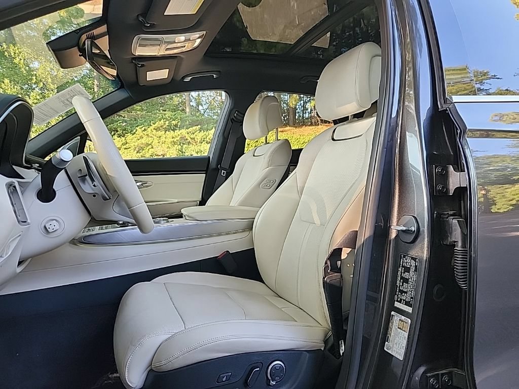 Used 2023 Genesis Electrified GV70 AWD/4WD image 5