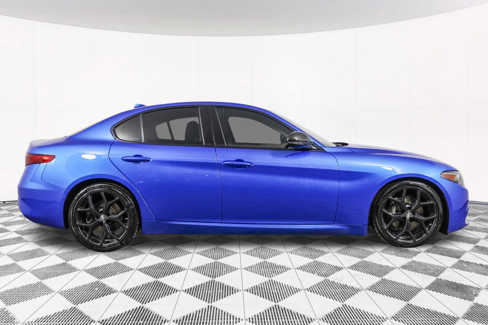 Used 2020 Alfa Romeo Giulia Ti w/ Nero Edizione RWD image 16