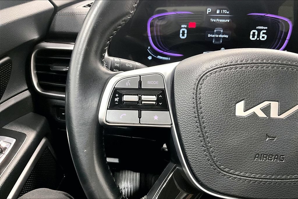 Used 2025 Kia Telluride S FWD image 25