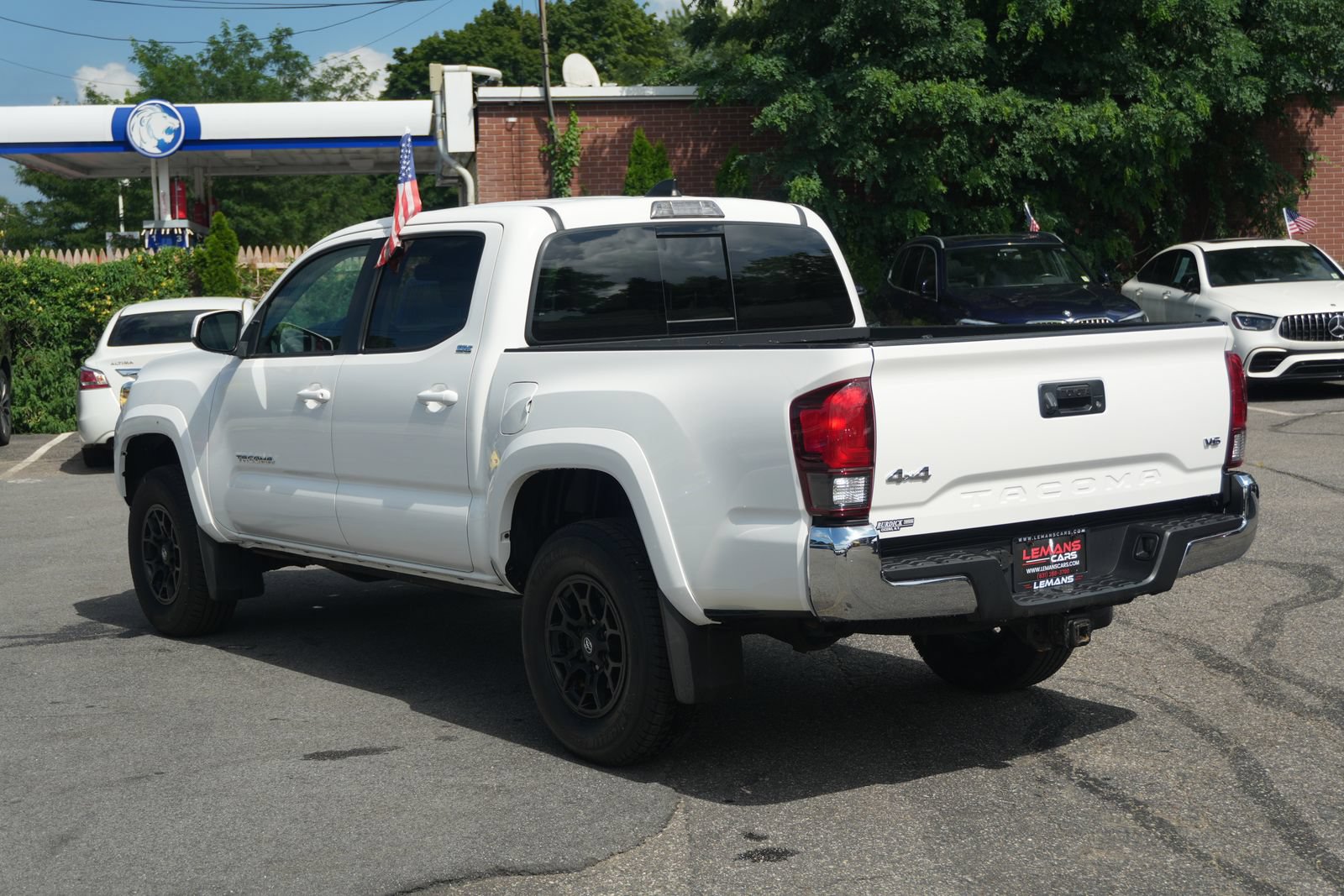 Used 2021 Toyota Tacoma SR5 AWD/4WD image 7