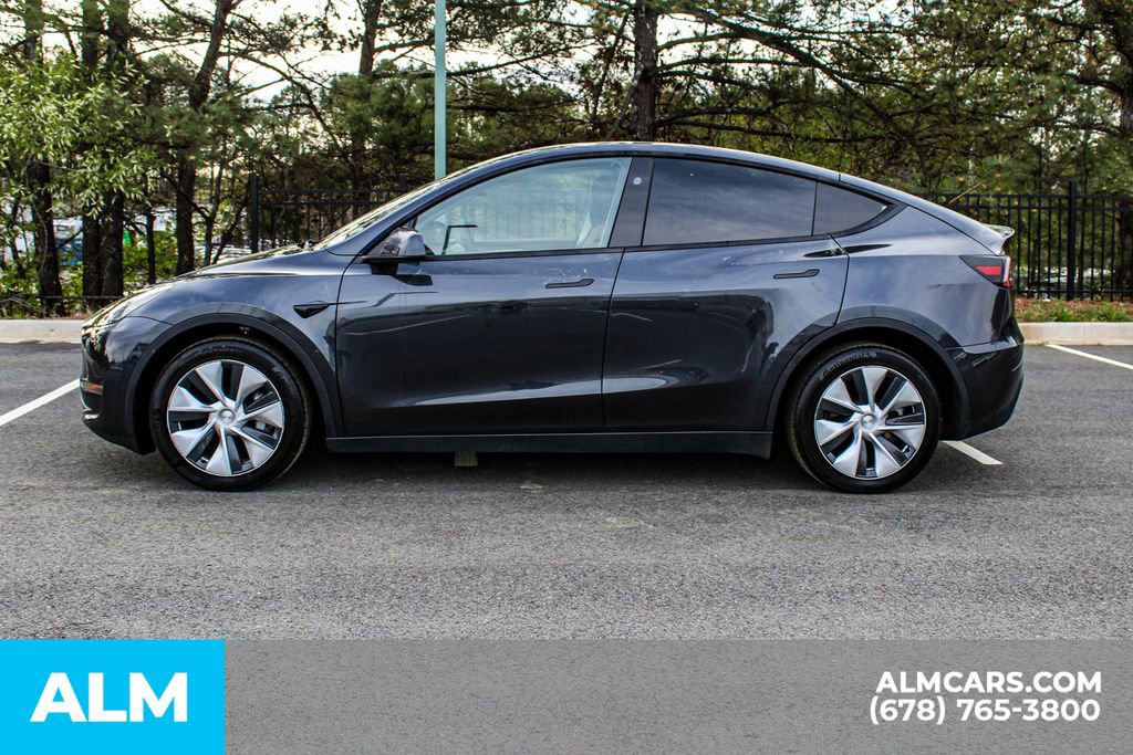 Used 2024 Tesla Model Y Long Range AWD/4WD image 7