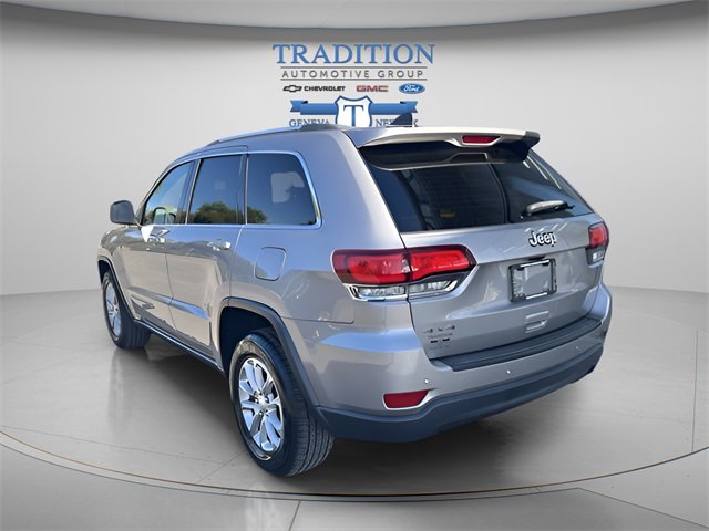 Used 2021 Jeep Grand Cherokee Laredo image 3