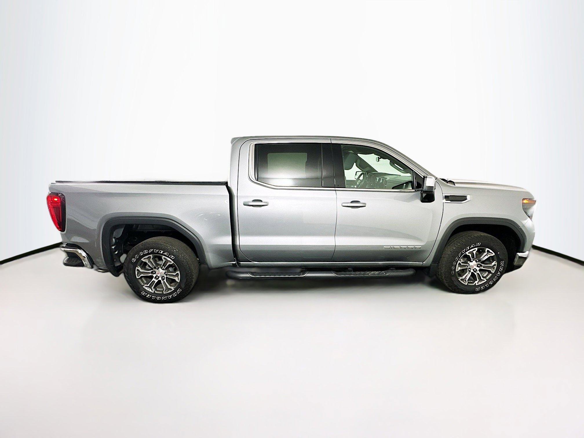 Used 2023 GMC Sierra 1500 SLE image 10