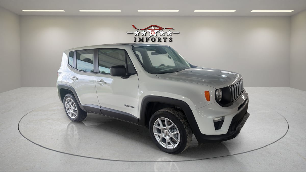 Used 2023 Jeep Renegade Latitude AWD/4WD image 7