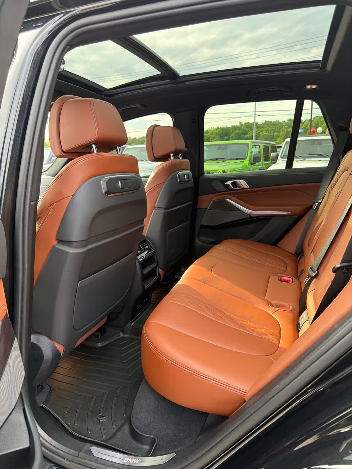Used 2024 BMW X5 xDrive40i w/ Premium Package AWD/4WD image 11