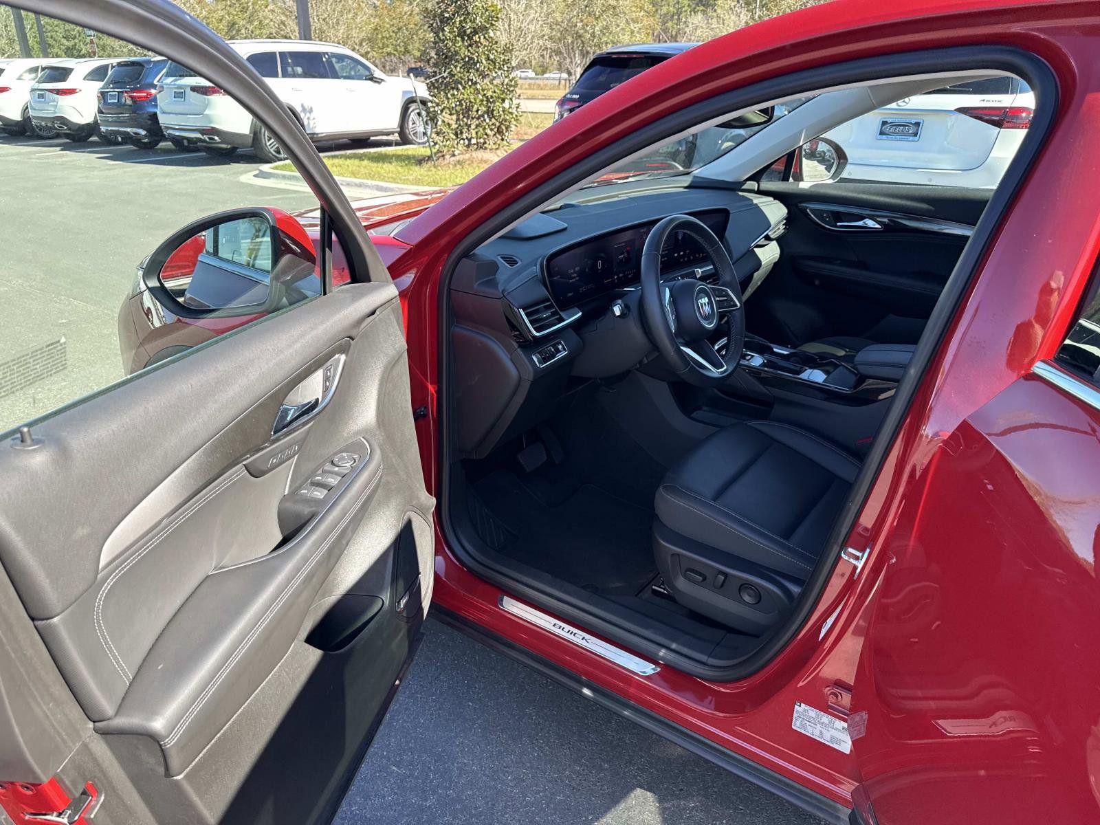 Used 2025 Buick Envision Preferred image 18