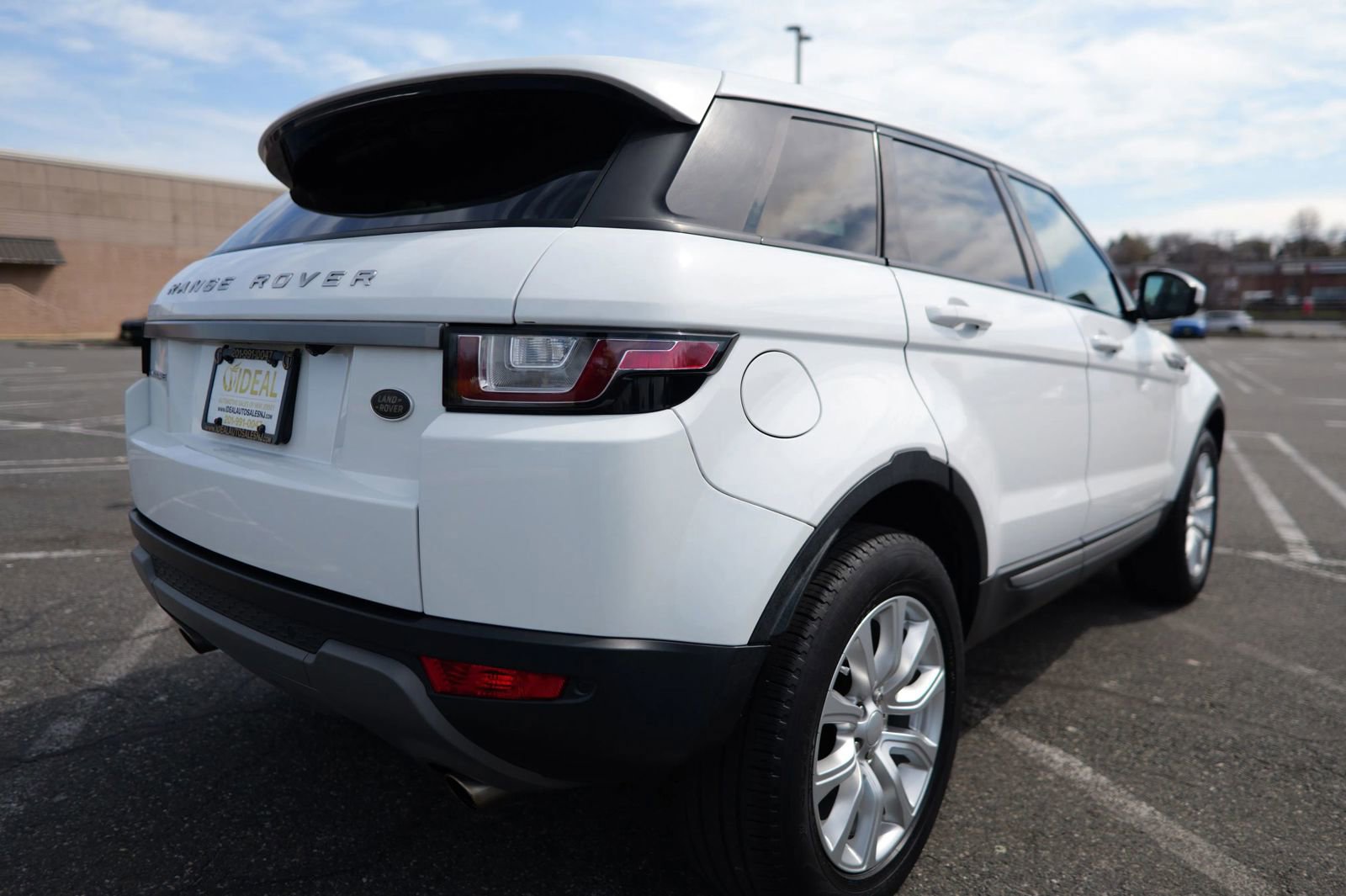 Used 2018 Land Rover Range Rover Evoque image 9