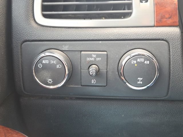Used 2010 Chevrolet Avalanche LTZ AWD/4WD image 21