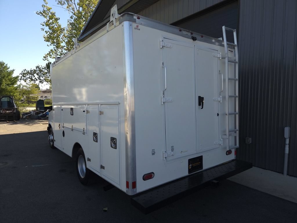 Used 2019 Chevrolet Express 3500 w/ Power Convenience Package RWD image 5